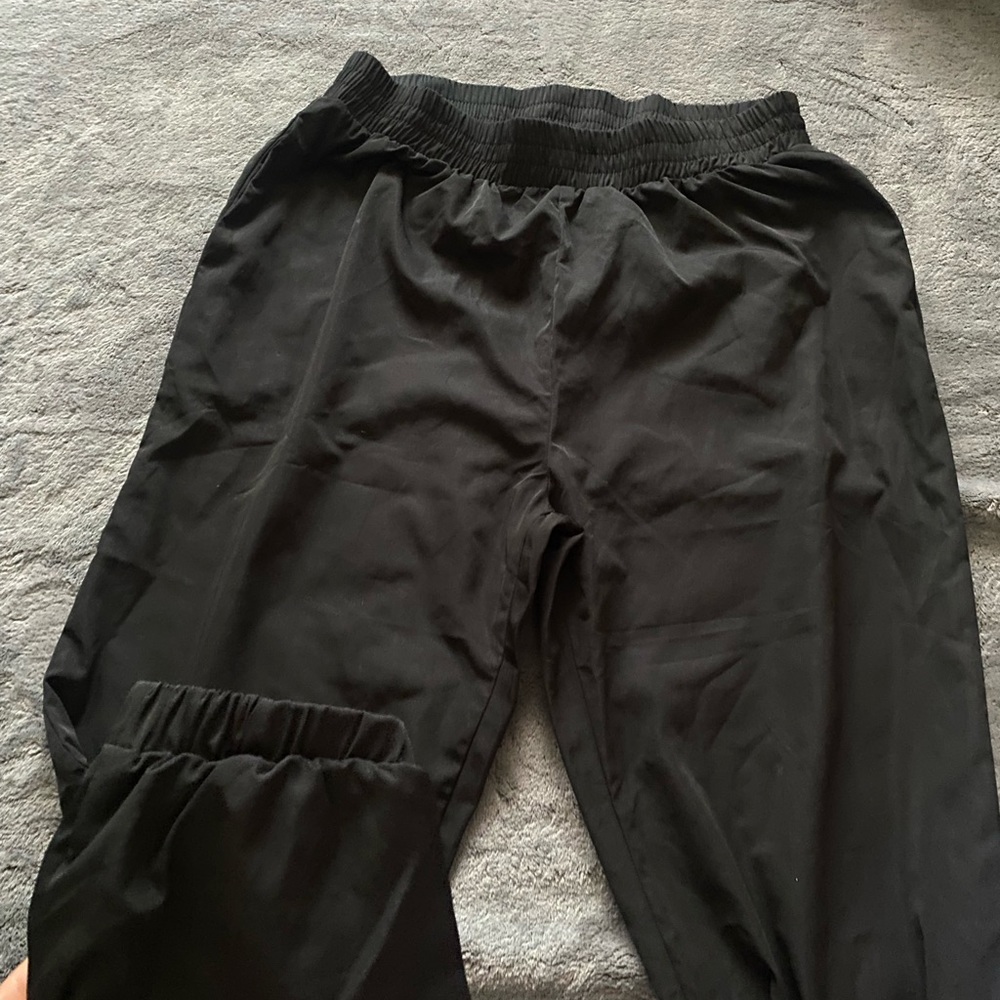 Joggers - Picture 2 of 3